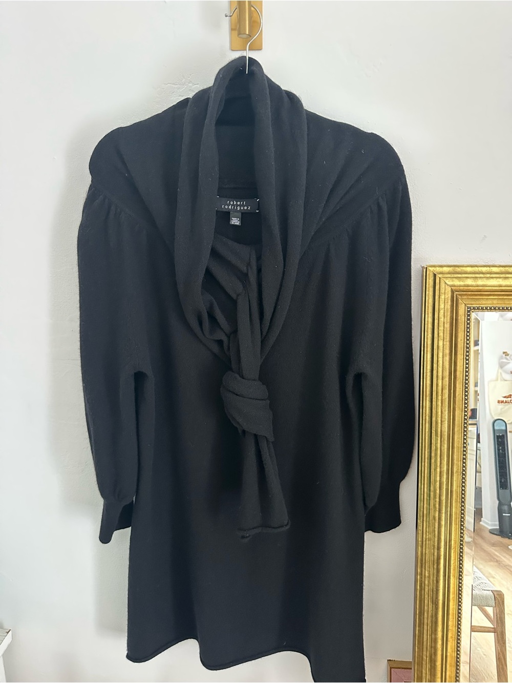 Robert Rodriguez Black 100% cashmere sweater dress